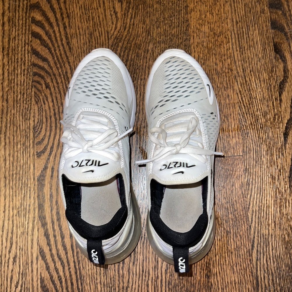 Womens shoes size 8.5 nike air max’s 270s.